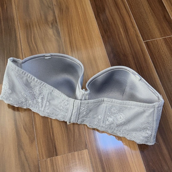 40DD Torrid curve strapless lightly lined grey bra - Picture 3 of 3
